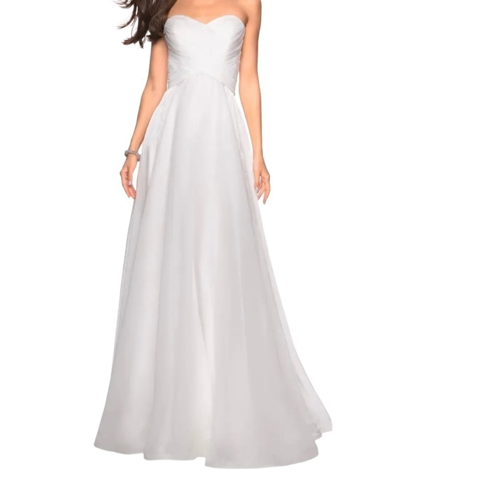 La Femme Strapless Metallic Organza Gown White Size 14 Sweetheart Neck A Line